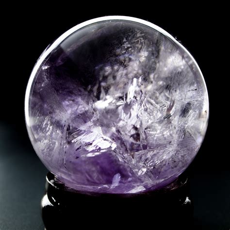 紫水晶球放床頭 風水很重要嗎